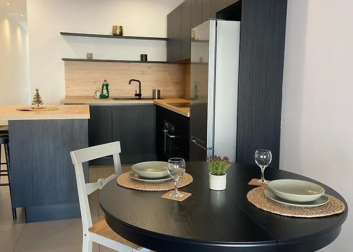 Sliema Apt With Side Seaviews